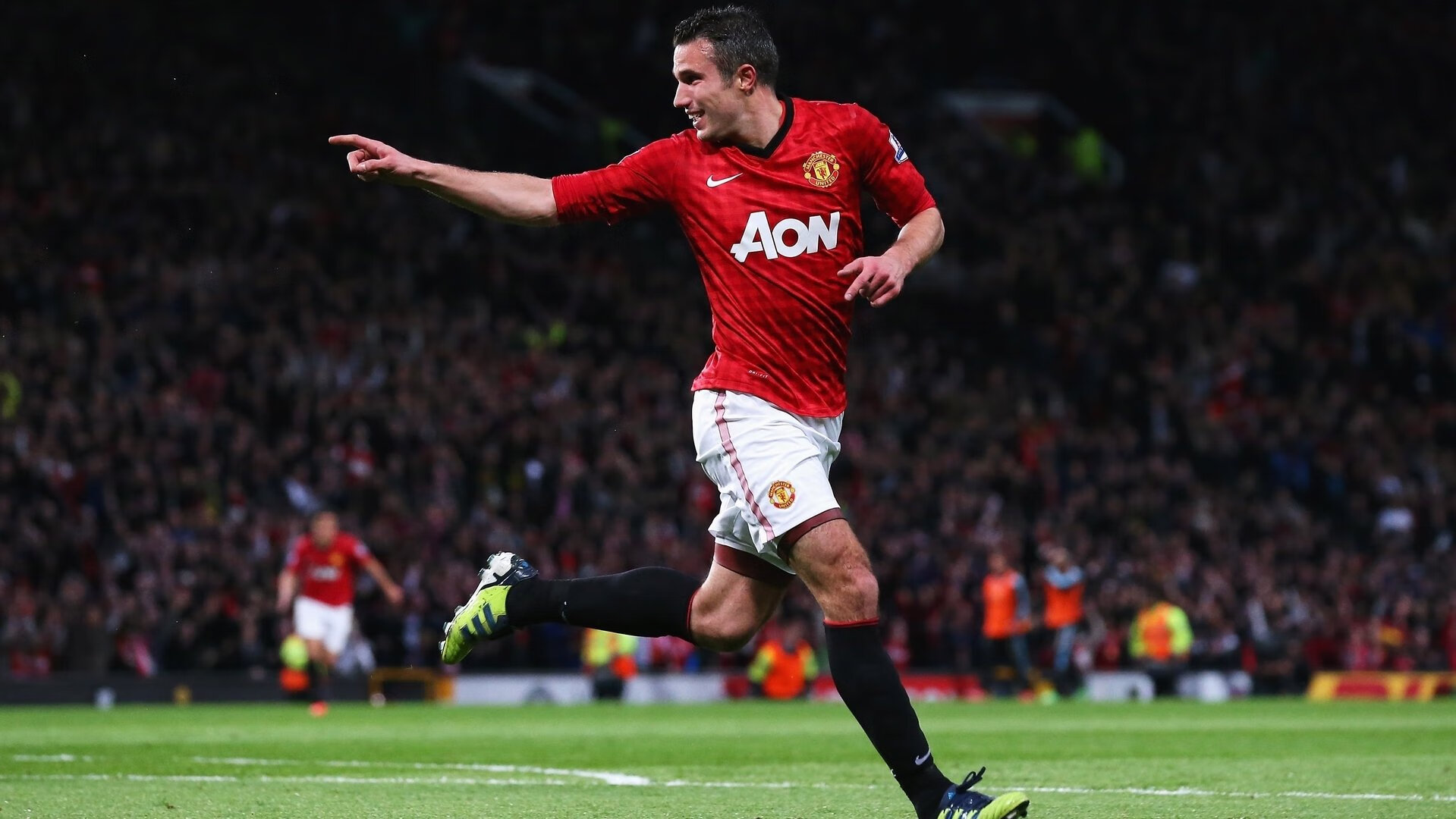 刘翔助阵校园跨栏友谊赛 现场给学生逐一纠正起跑动作